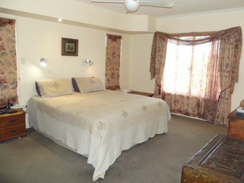 8 Melrose Drive, Clermont QLD 4721