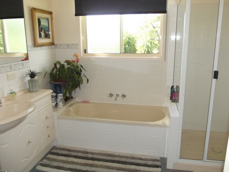 8 Melrose Drive, Clermont QLD 4721