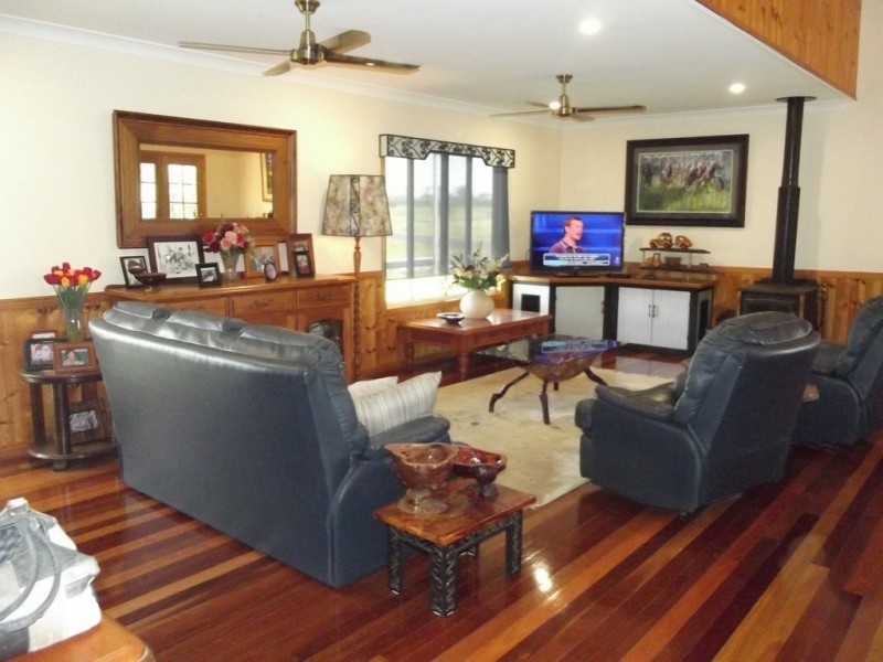 8 Melrose Drive, Clermont QLD 4721