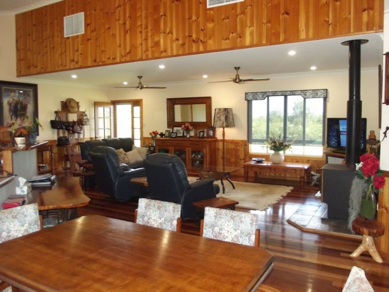 8 Melrose Drive, Clermont QLD 4721