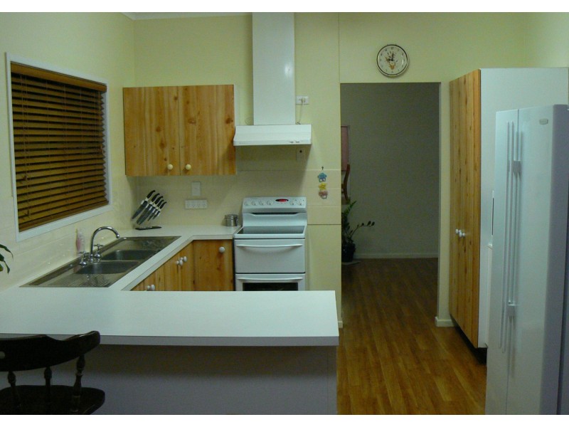 6 Mimosa Street, Clermont QLD 4721