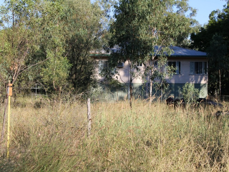 100 Edge Street, Clermont QLD 4721