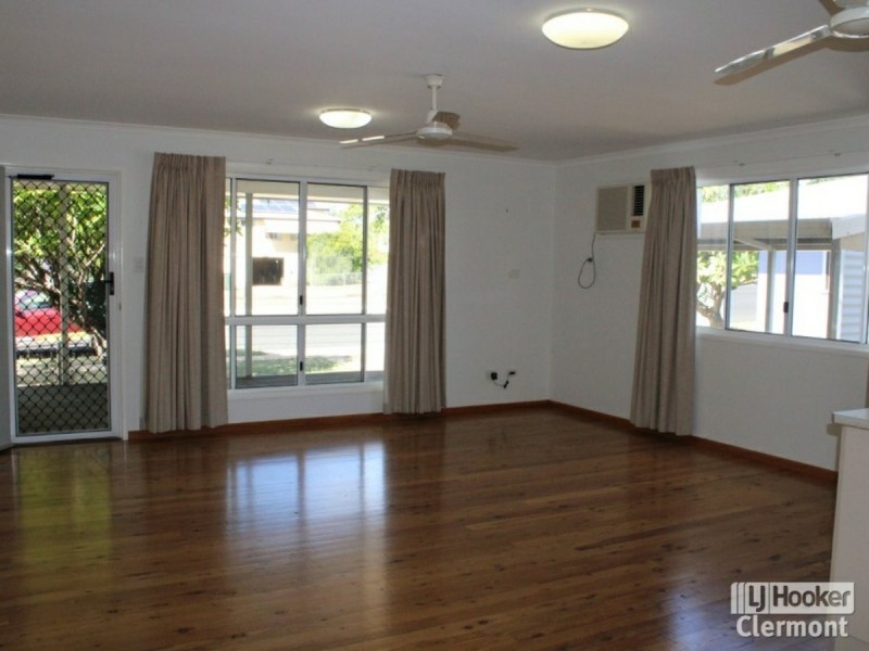 Unit 2/18 French Street, Clermont QLD 4721