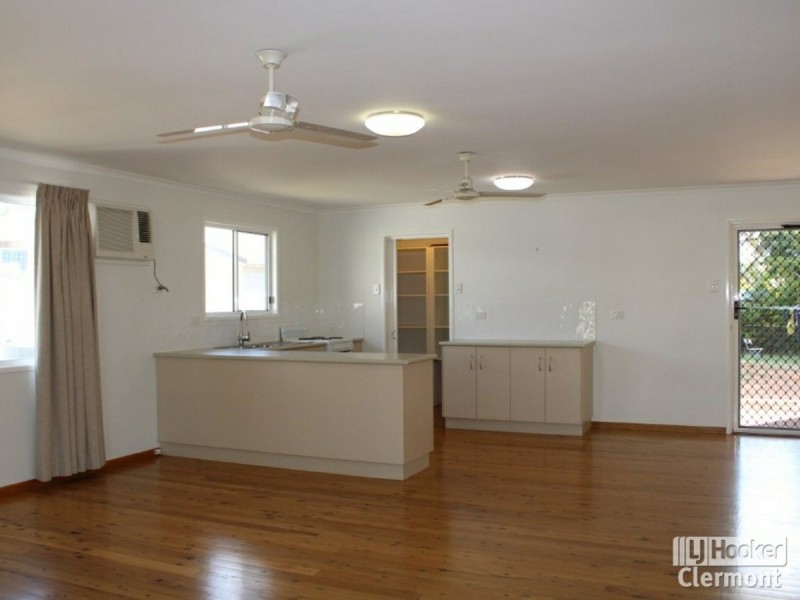 Unit 2/18 French Street, Clermont QLD 4721