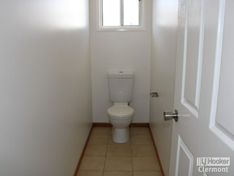 Unit 2/18 French Street, Clermont QLD 4721