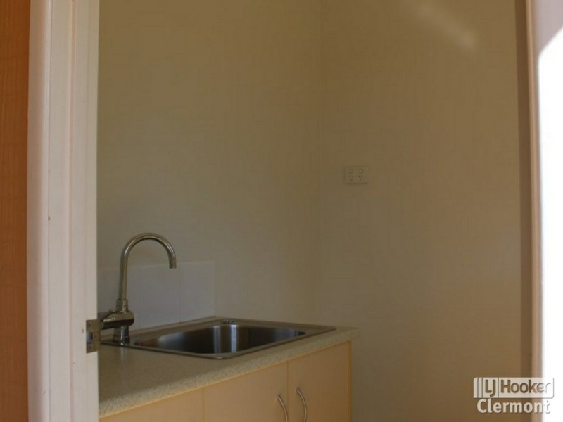 Unit 2/18 French Street, Clermont QLD 4721