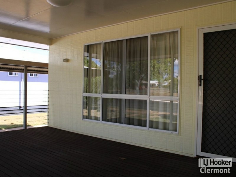 Unit 2/18 French Street, Clermont QLD 4721