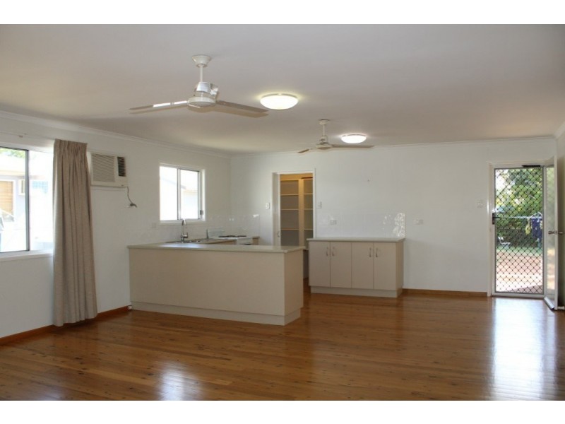 Unit 2/18 French Street, Clermont QLD 4721