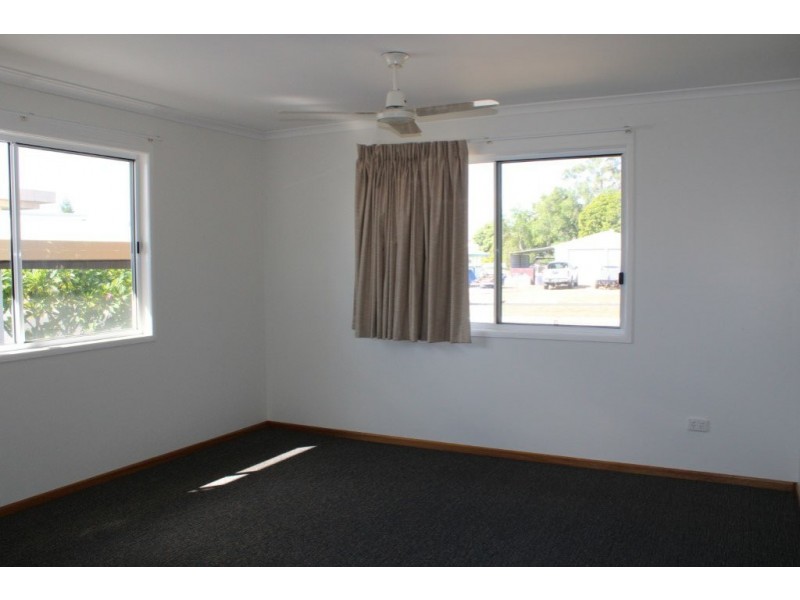 Unit 2/18 French Street, Clermont QLD 4721