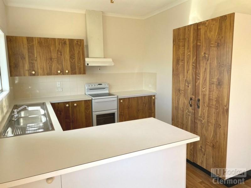 4 Lester Court, Clermont QLD 4721