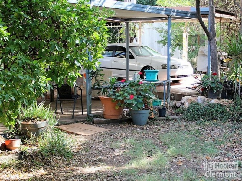 102 Cotton Patch Lane, Clermont QLD 4721