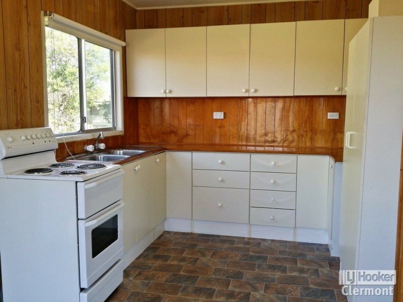 13 Karmoo Street, Clermont QLD 4721