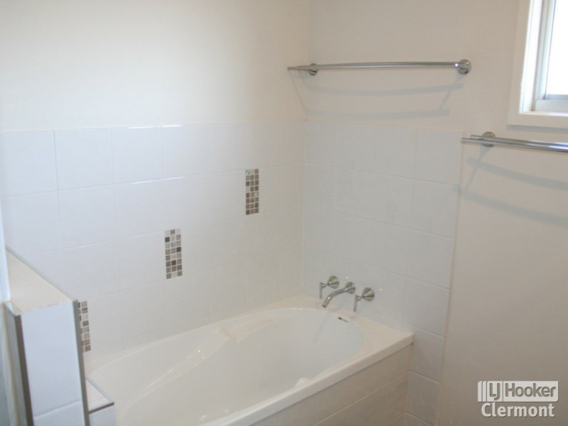 19 Athol Court, Clermont QLD 4721