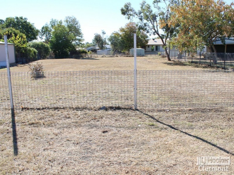 4 Herring Court, Clermont QLD 4721