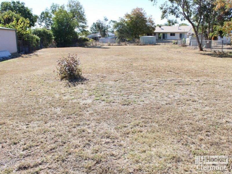 4 Herring Court, Clermont QLD 4721