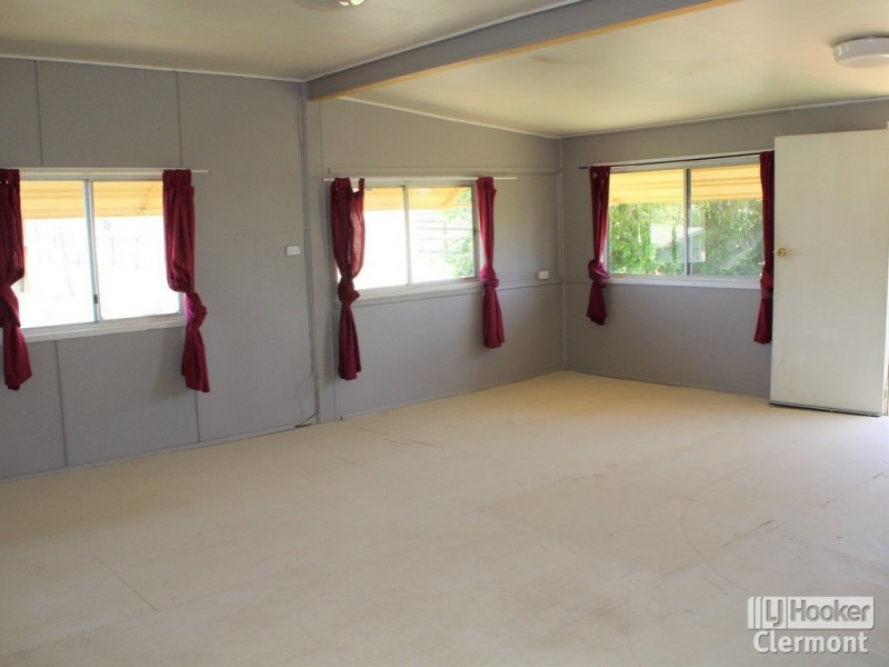 16 Nugget Lane, Clermont QLD 4721