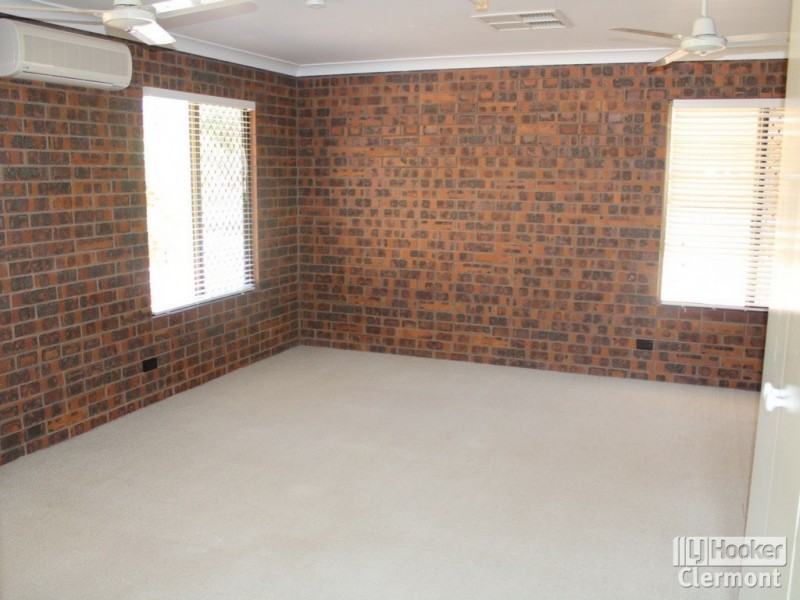 39 Langston Lane, Clermont QLD 4721