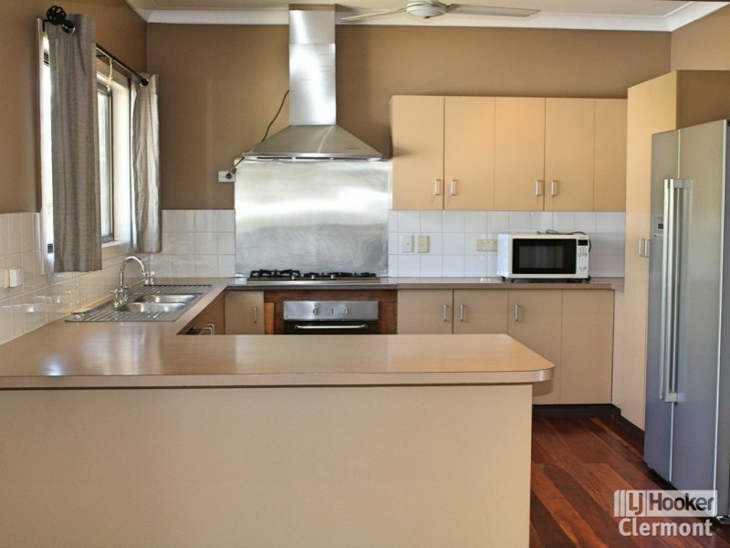 15 Athol Court, Clermont QLD 4721