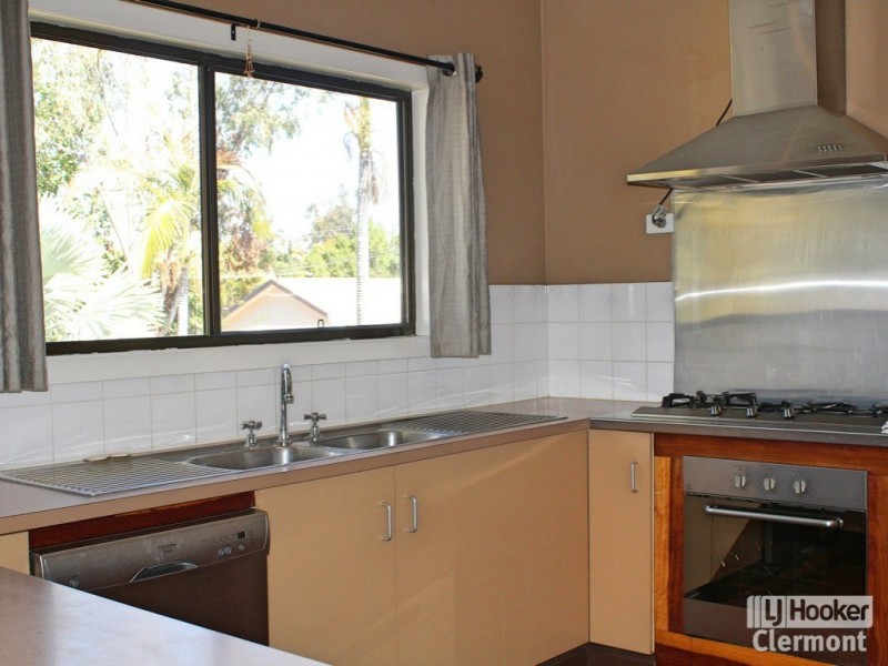 15 Athol Court, Clermont QLD 4721