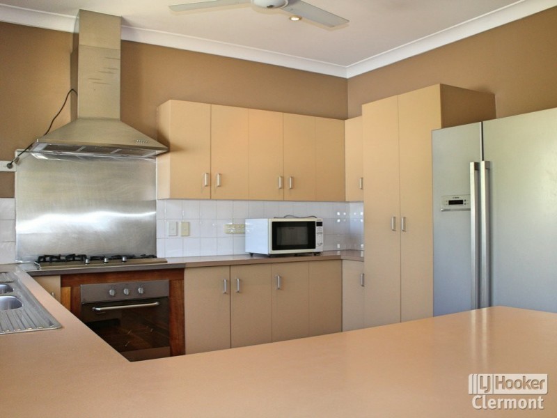 15 Athol Court, Clermont QLD 4721