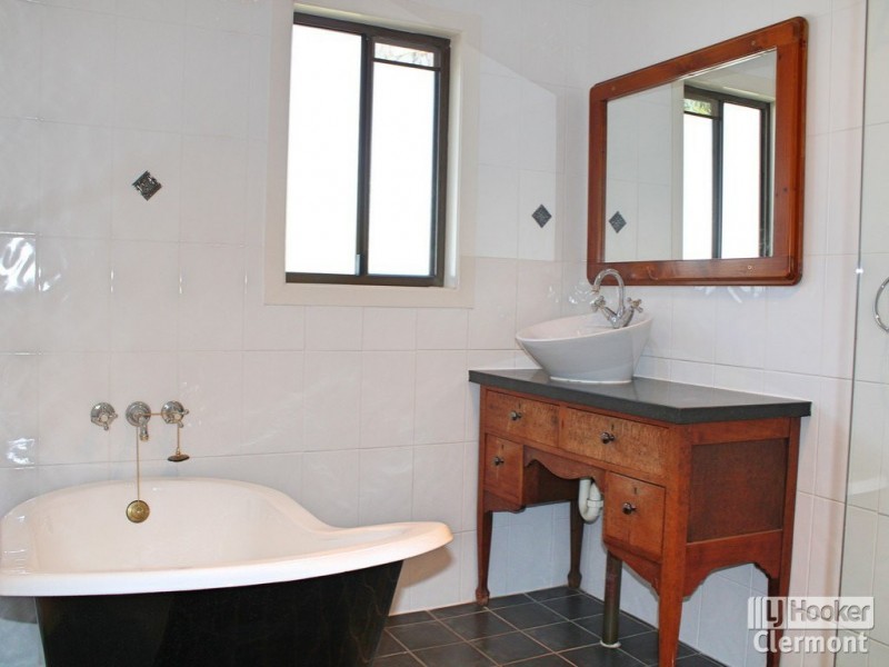 15 Athol Court, Clermont QLD 4721