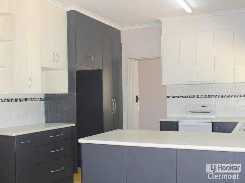 1 Derrett Court, Clermont QLD 4721