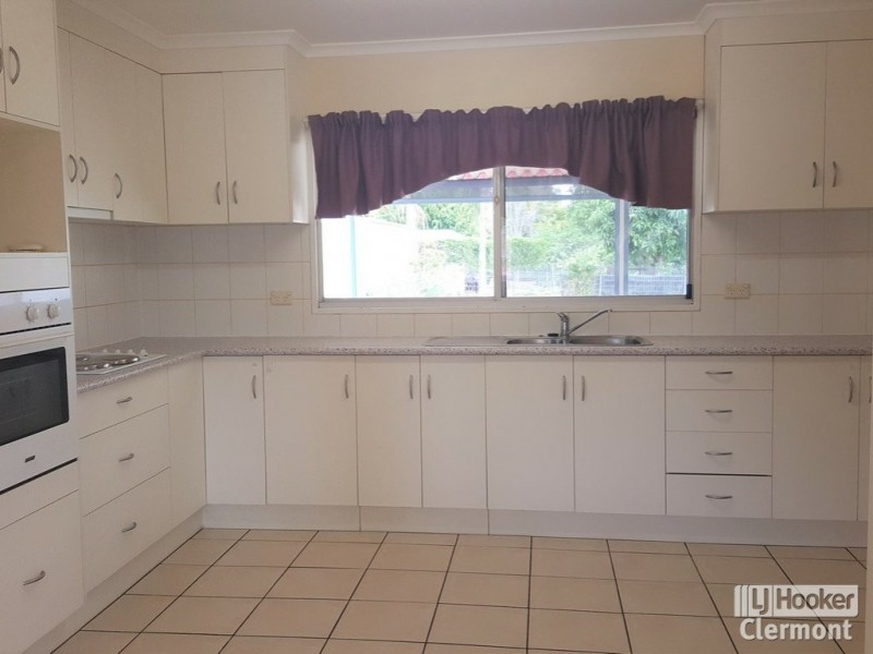 3 Collins Street, Clermont QLD 4721