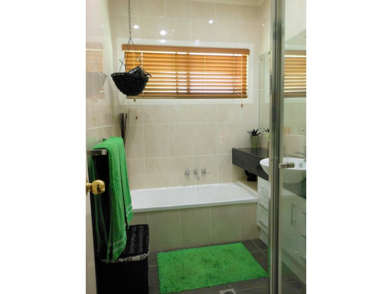 36 Blamey Court, Clermont QLD 4721