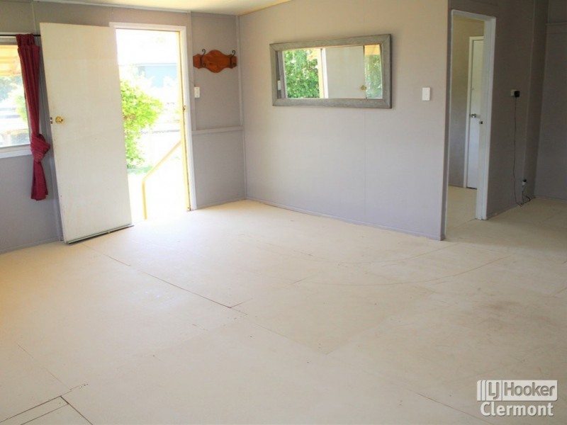 16 Nugget Lane, Clermont QLD 4721