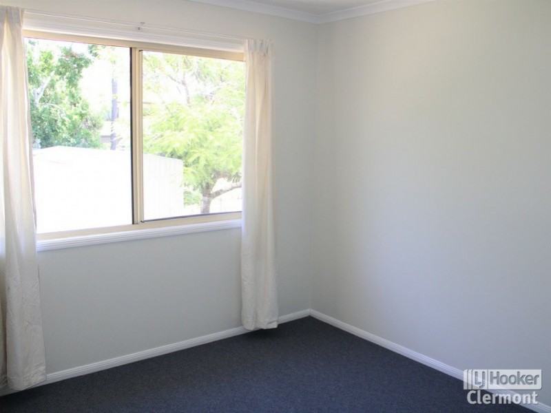 27 Blair Street, Clermont QLD 4721