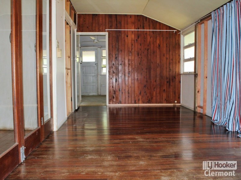 12 French Street, Clermont QLD 4721