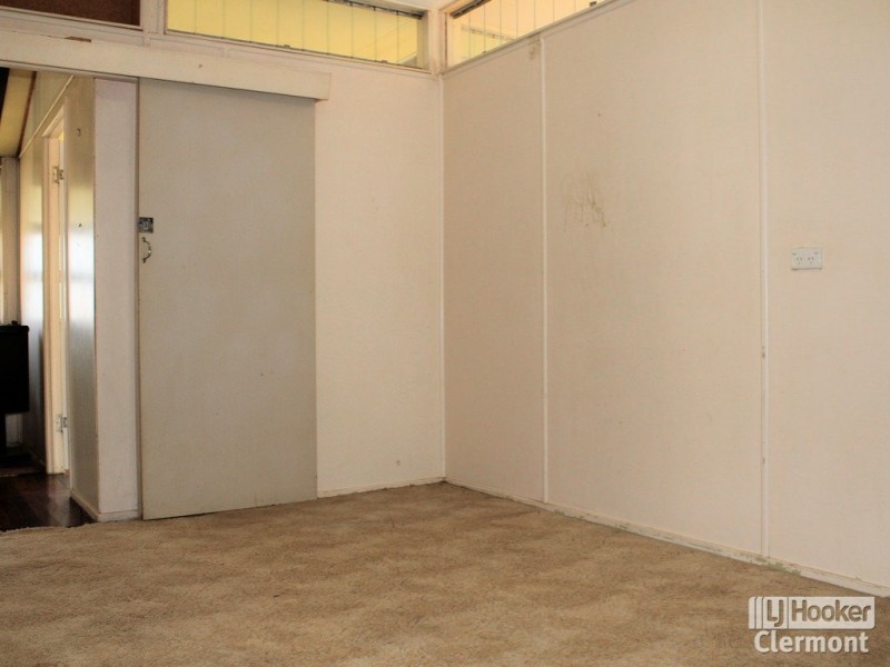 12 French Street, Clermont QLD 4721