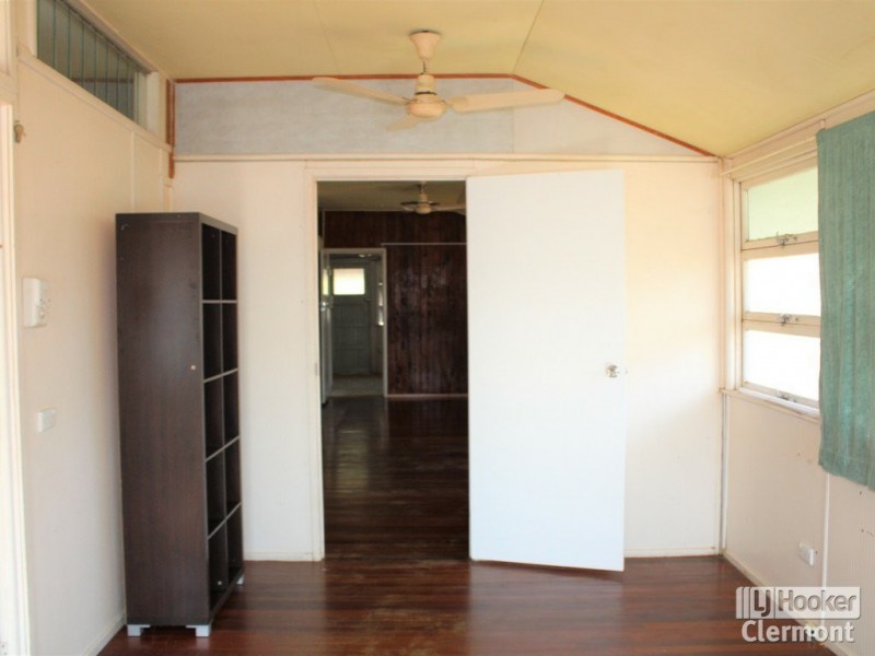 12 French Street, Clermont QLD 4721