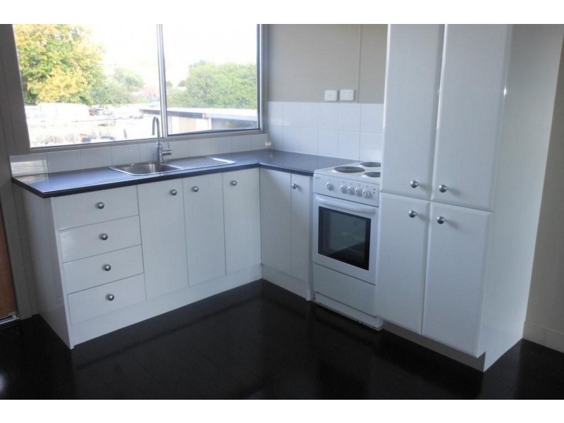 Unit 2/33 Tropic Street, Clermont QLD 4721