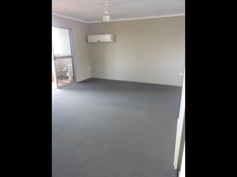 Unit 2/33 Tropic Street, Clermont QLD 4721