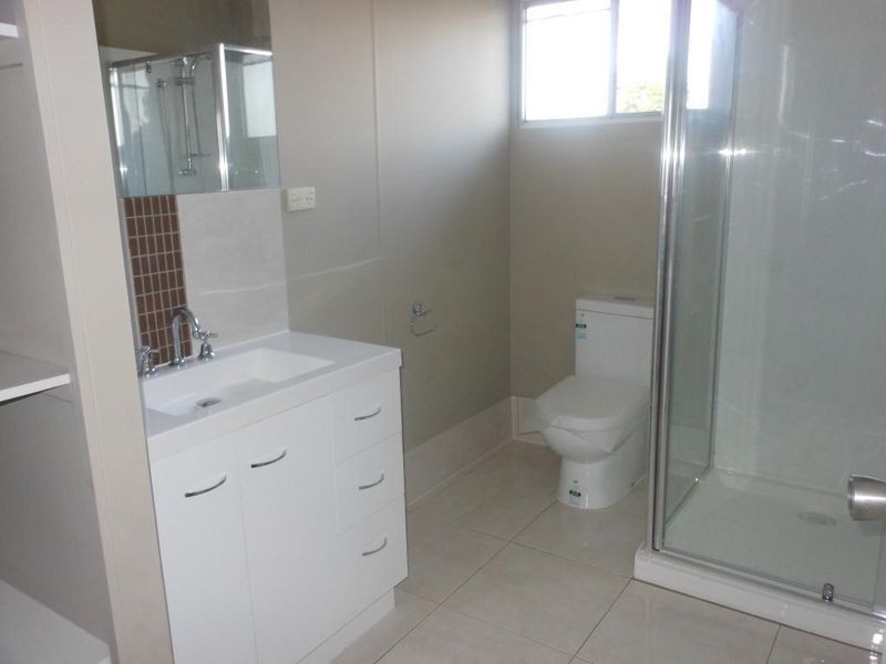 Unit 2/33 Tropic Street, Clermont QLD 4721