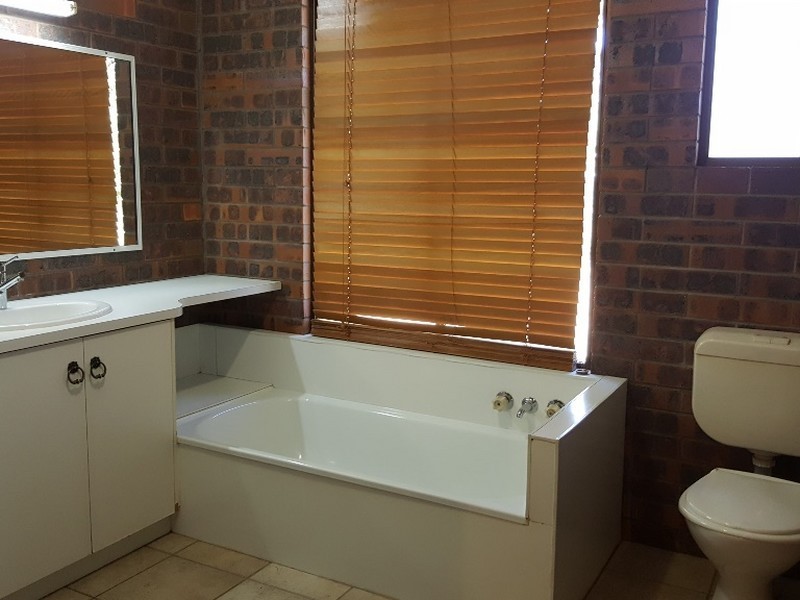 39 Langston Lane, Clermont QLD 4721