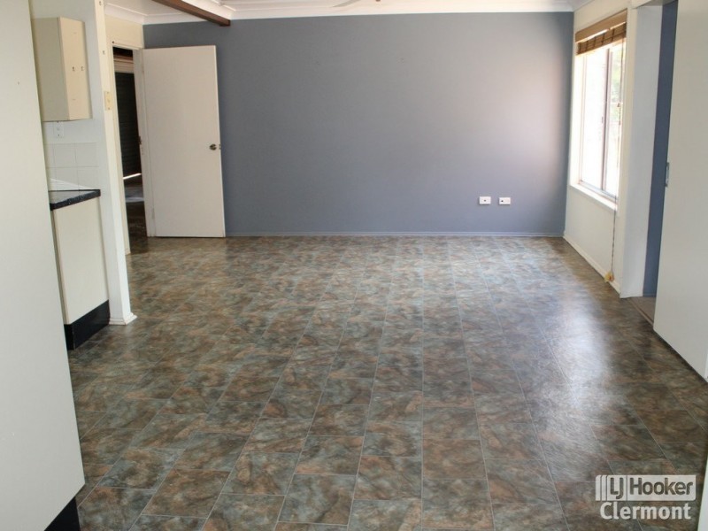 31 Douglass Street, Clermont QLD 4721