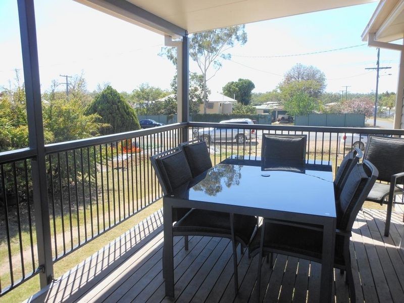 36 East Street, Clermont QLD 4721