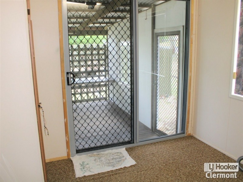 2 French Court, Clermont QLD 4721