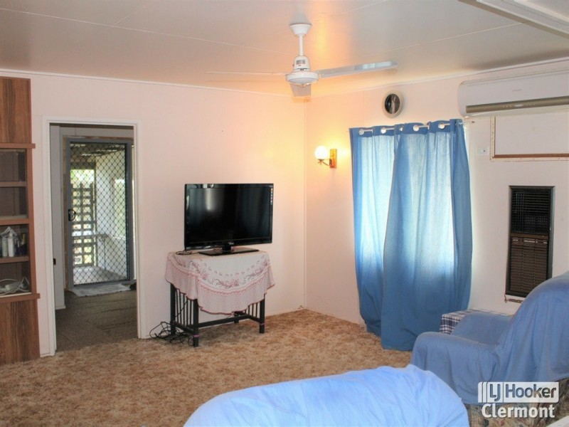 2 French Court, Clermont QLD 4721