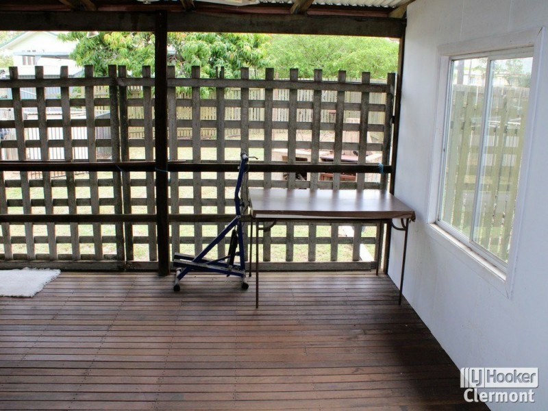 2 French Court, Clermont QLD 4721