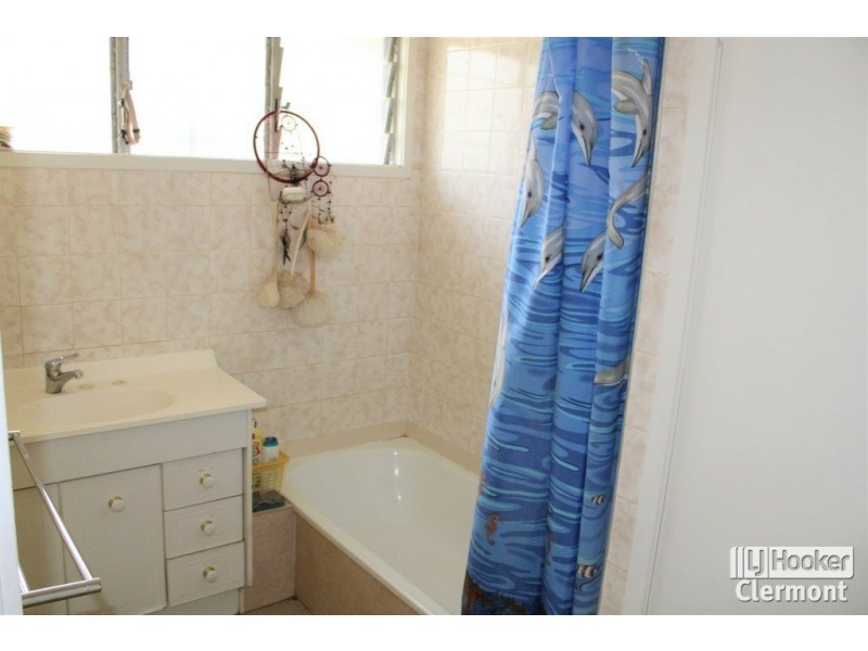 2 French Court, Clermont QLD 4721