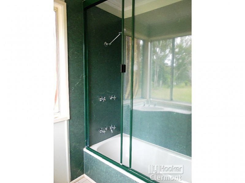 70 Cotton Patch Lane, Clermont QLD 4721