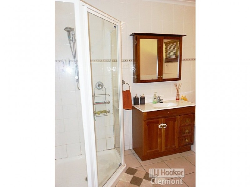 3 Collins Street, Clermont QLD 4721