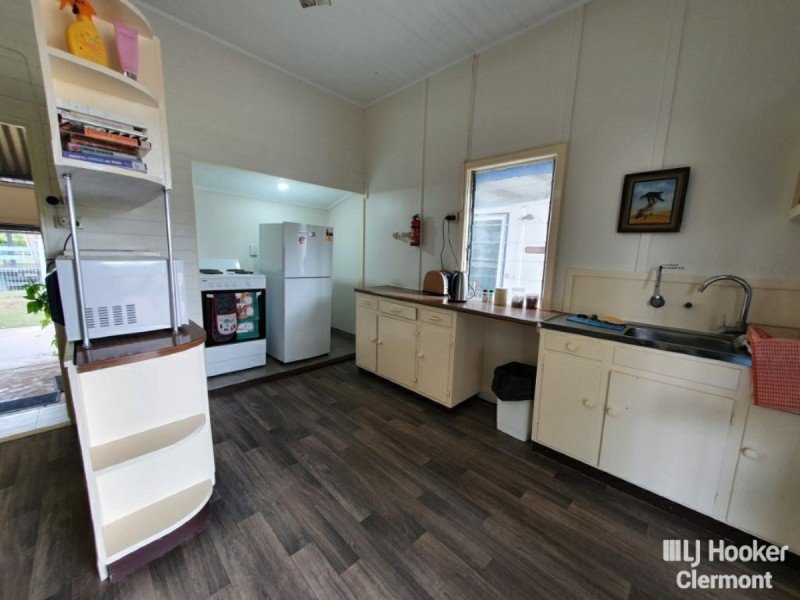 2 Kitchener Street, Clermont QLD 4721