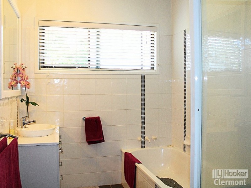 63 Carina Crescent, Clermont QLD 4721