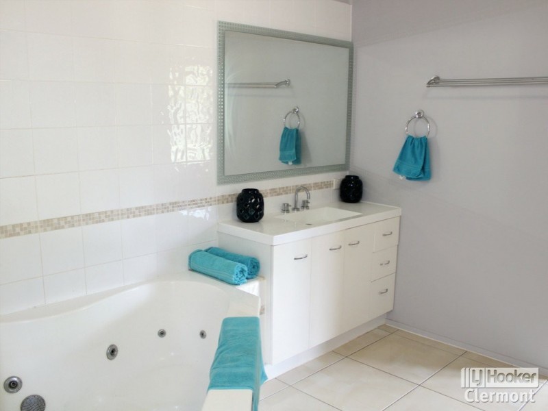 40 Monash Street, Clermont QLD 4721