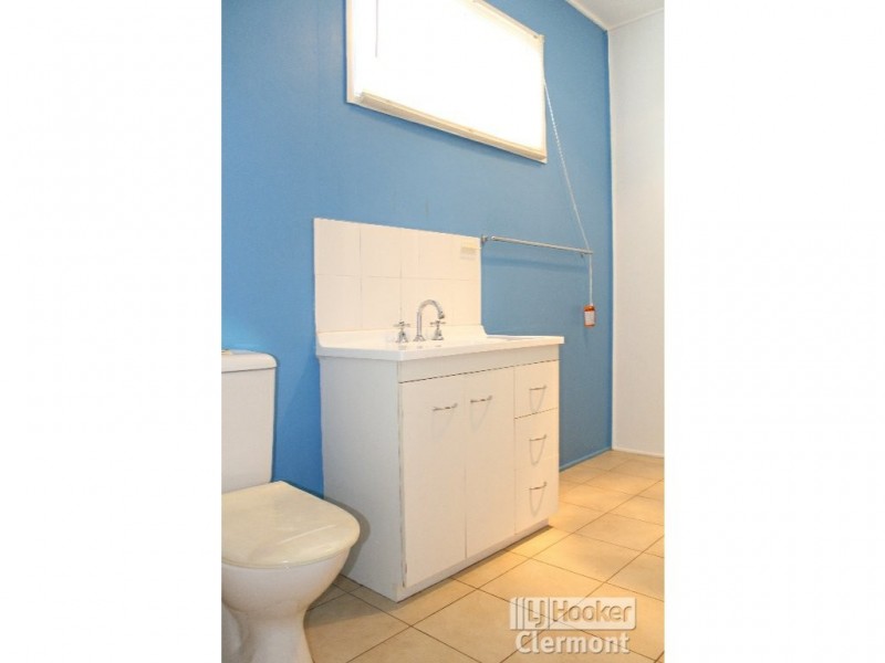 28 Beatty Street, Clermont QLD 4721