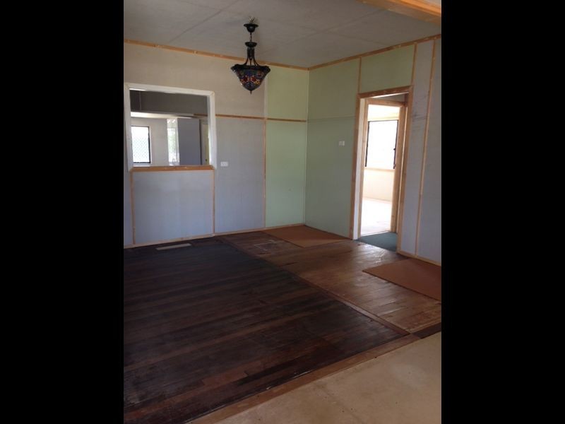 30 Jellicoe Street, Clermont QLD 4721